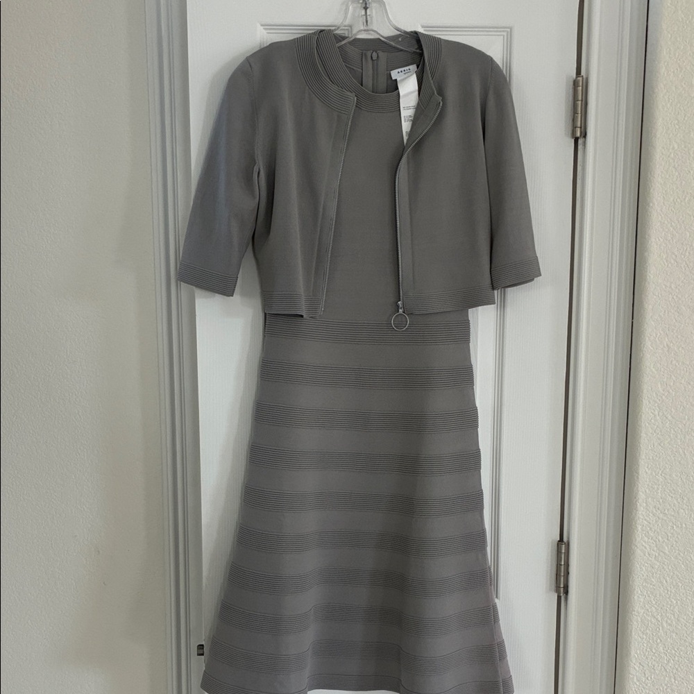 Akris Punto Elegant Gray Women's Dress with Jacket